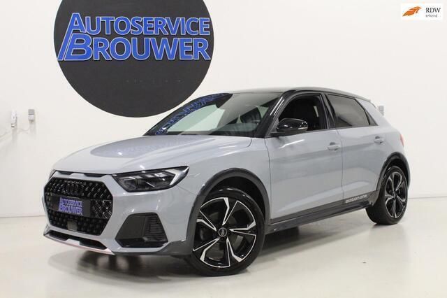 Grijs Gebruikt 2020 Audi A1 S-Line Hatchback | € 32.499 (Duur) - Afbeelding 1/4