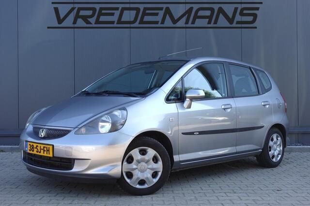 Grijs Gebruikt 2006 Honda Jazz Cool Hatchback | € 1.750 (Eerlijke prijs) - Afbeelding 1/4