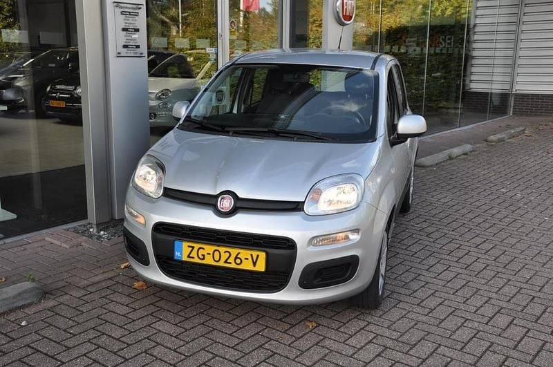 Grijs Gebruikt 2019 Fiat Panda Pop Star Hatchback | € 6.750 (Goede deal) - Afbeelding 1/4