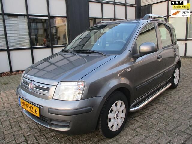 Grijs (metallic) Occasion 2011 Fiat Panda Hatchback | € 2.950 (Iets duurder) - Afbeelding 1/4