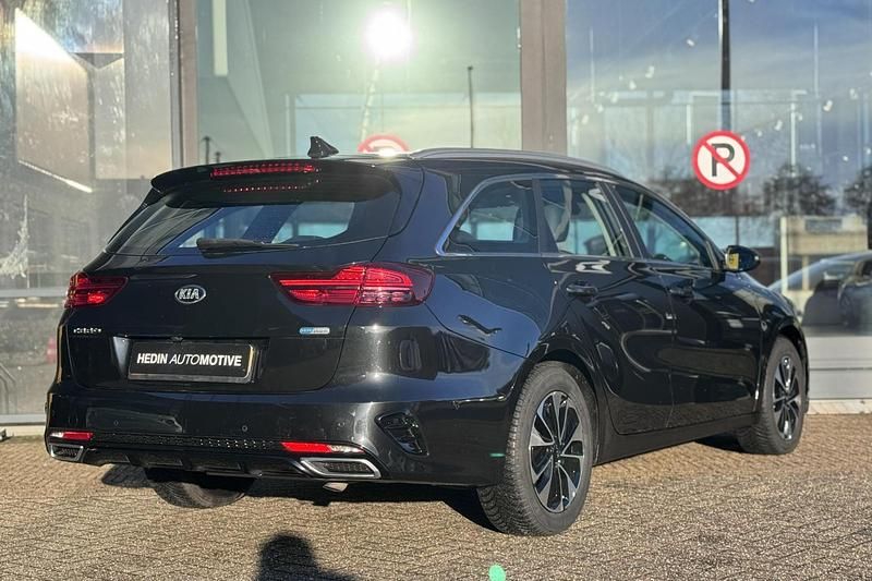 Occasion Kia Ceed 2023 Zwart Hatchback