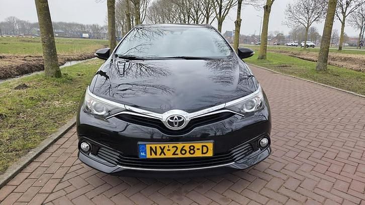 Occasion Toyota Auris Trend 116 PK (85 kW) 2017 Zwart Hatchback