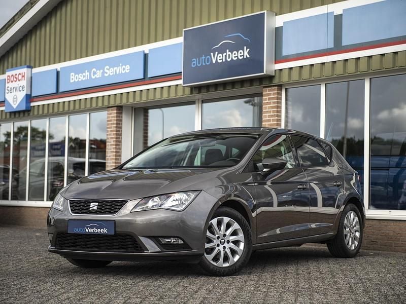Grijs Gebruikt 2016 Seat Leon CONNECT Hatchback | € 10.990 (Eerlijke prijs) - Afbeelding 1/4