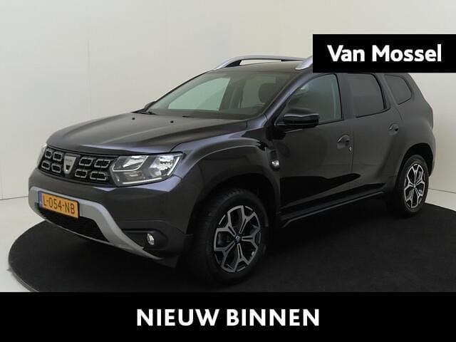 Zwart Gebruikt 2020 Dacia Duster Anniversary SUV | € 18.440 (Eerlijke prijs) - Afbeelding 1/4