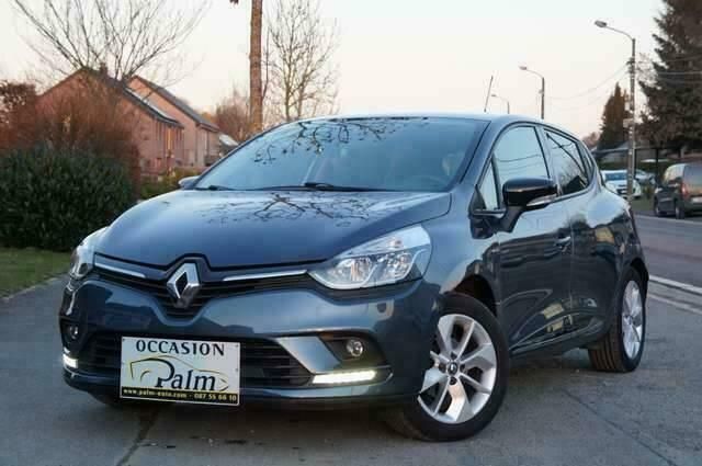 Grijs Gebruikt 2017 Renault Clio IV LIMITED Sedan | € 8.600 (Eerlijke prijs) - Afbeelding 1/4