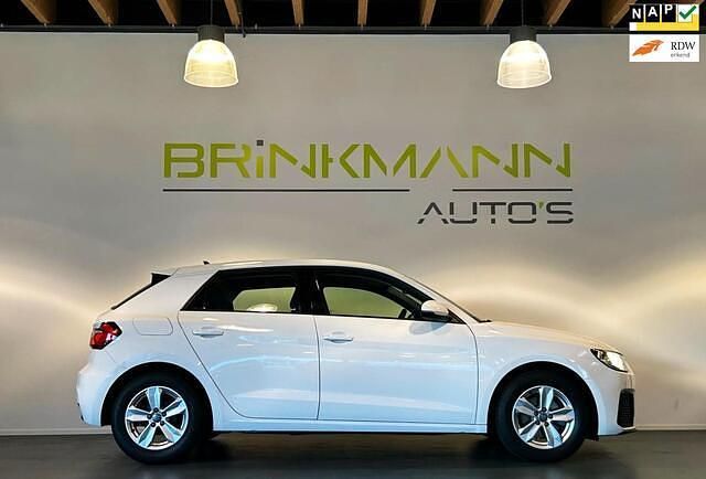 Wit Gebruikt 2019 Audi A1 Sportback Proline Hatchback | € 17.888 (Duur) - Afbeelding 1/4