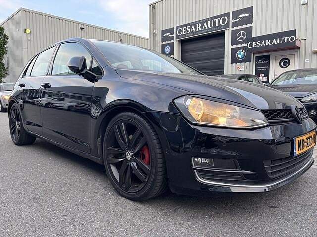 Zwart Gebruikt 2017 VW Golf VII Hatchback | € 14.999 (Goede deal) - Afbeelding 1/4