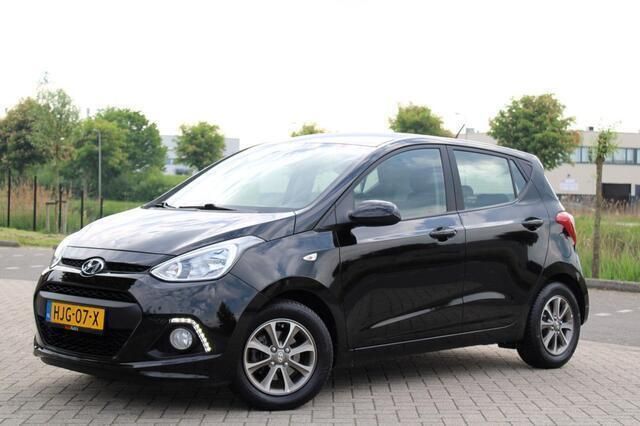 Zwart Gebruikt 2015 Hyundai i10 Hatchback | € 6.950 (Eerlijke prijs) - Afbeelding 1/4