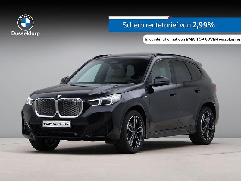 Zwart Gebruikt 2025 BMW iX1 M Sport SUV | € 62.044 - Afbeelding 1/4