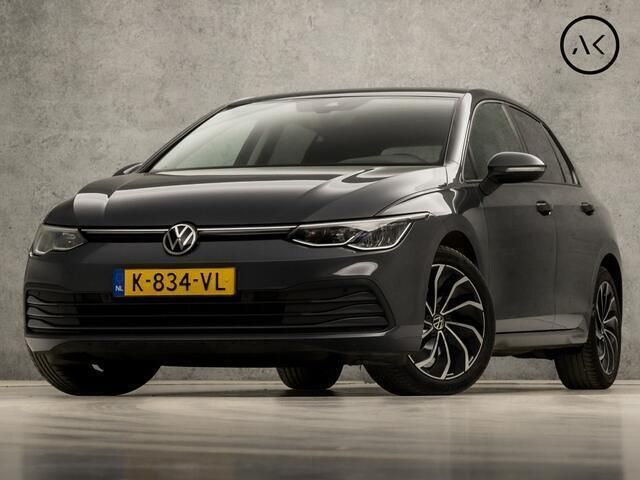 Grijs, metallic lak Gebruikt 2020 VW Golf VII Sportline Hatchback | € 20.945 (Eerlijke prijs) - Afbeelding 1/4