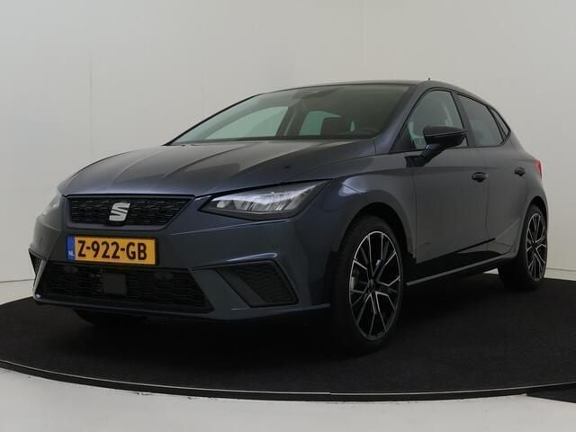 Grijs Gebruikt 2024 Seat Ibiza Business Hatchback | € 22.900 (Duur) - Afbeelding 1/4