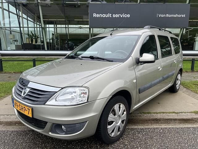 Grijs Gebruikt 2011 Dacia Logan MCV Lauréate MPV | € 3.950 (Eerlijke prijs) - Afbeelding 1/4