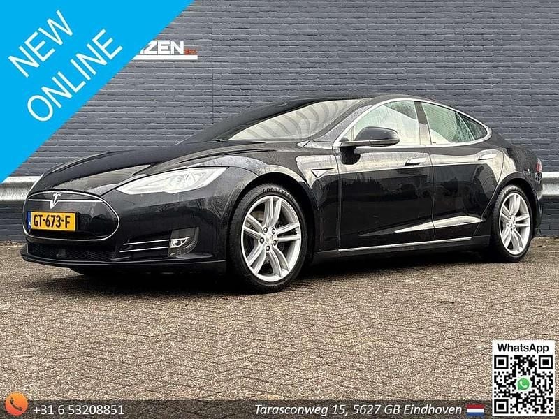Zwart (metallic) Occasion 2015 Tesla Model S Hatchback | € 11.450 (Super prijs) - Afbeelding 1/4