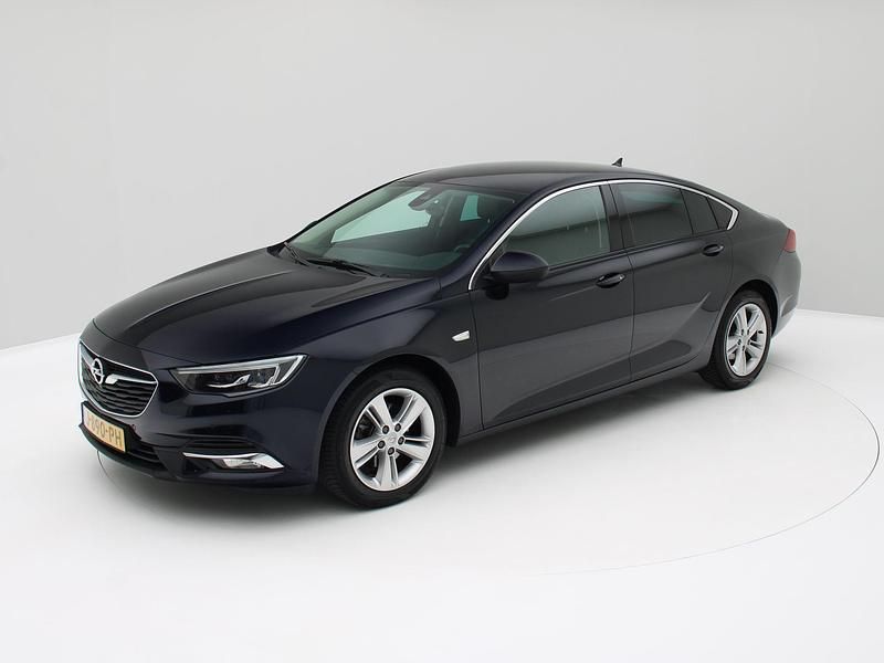 Blauw Gebruikt 2020 Opel Insignia Innovation Hatchback | € 20.850 (Eerlijke prijs) - Afbeelding 1/3