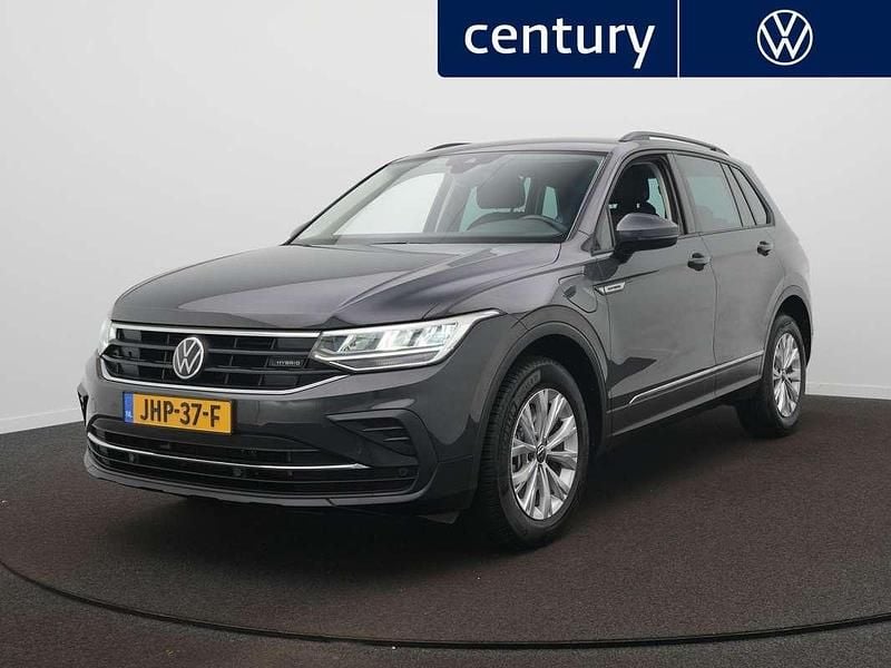 Grijs Occasion 2022 VW Tiguan Business SUV | € 29.400 (Super prijs) - Afbeelding 1/4