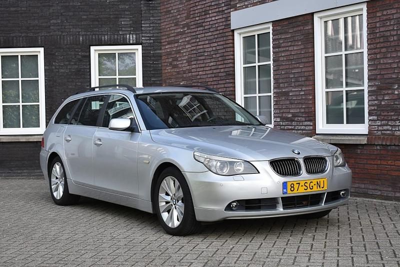 Grijs Gebruikt 2006 BMW 525 Executive Stationwagen | € 12.950 - Afbeelding 1/4