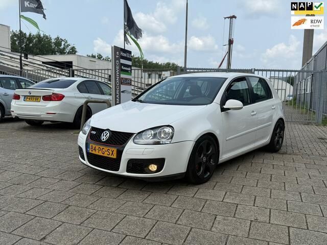 Wit Gebruikt 2004 VW Golf IV Comfortline Hatchback | € 2.999 - Afbeelding 1/4