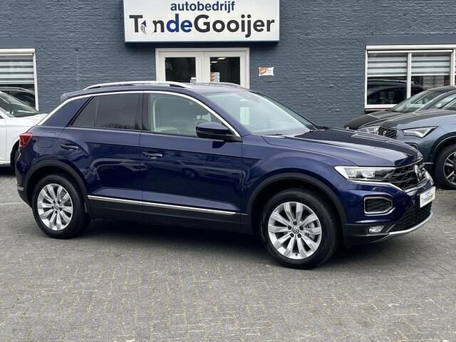 Blauw, metallic lak Gebruikt 2019 VW T-Roc Sportline SUV | € 24.900 (Eerlijke prijs) - Afbeelding 1/4