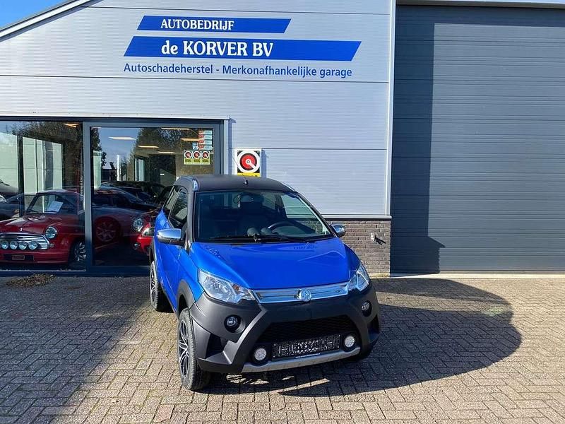 Blauw, metallic lak Gebruikt 2019 Aixam Crossover Premium Hatchback | € 12.500 (Eerlijke prijs) - Afbeelding 1/4