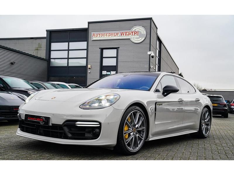 Grijs Occasion 2017 Porsche Panamera Hatchback | € 71.775 (Eerlijke prijs) - Afbeelding 1/4