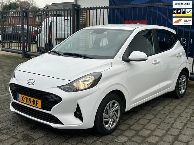 Wit Occasion 2024 Hyundai i10 Comfort Hatchback | € 12.988 (Goede deal) - Afbeelding 1/4