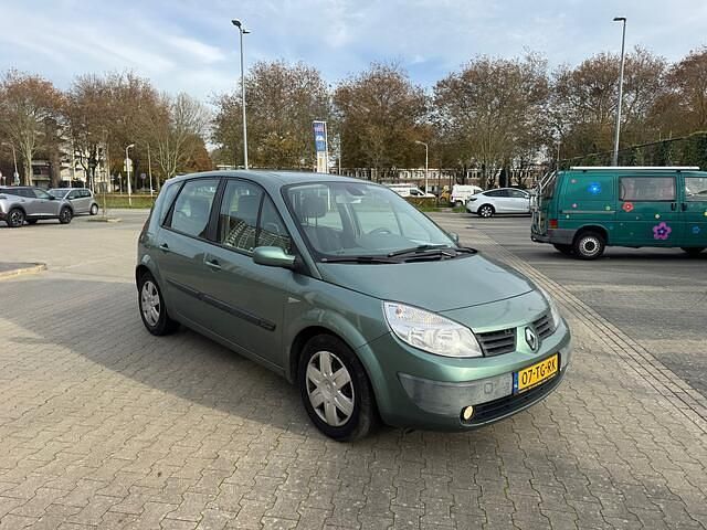 Groen (metallic) Gebruikt 2006 Renault Scénic II Expression MPV | € 2.450 (Eerlijke prijs) - Afbeelding 1/4