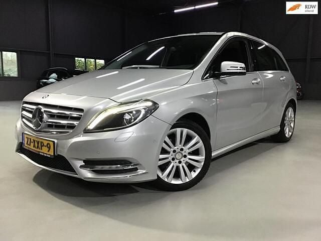 Zilver Gebruikt 2012 Mercedes B200 Ambition MPV | € 7.499 (Eerlijke prijs) - Afbeelding 1/4