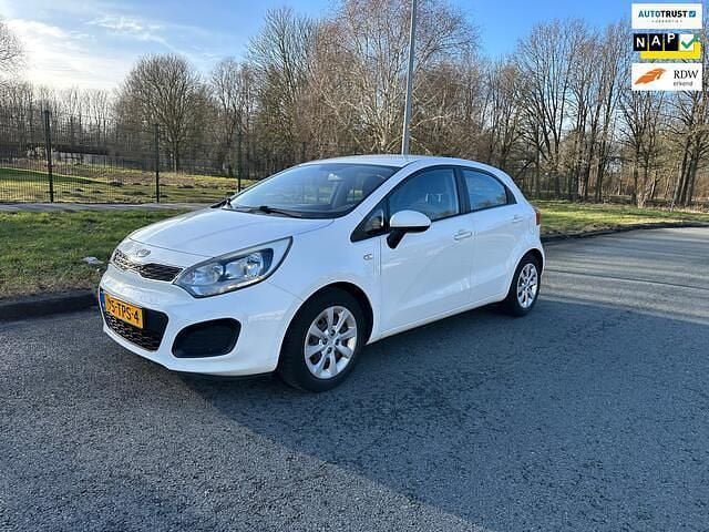 Occasion Kia Rio Comfort 86 PK (63 kW) 2012 Wit Hatchback