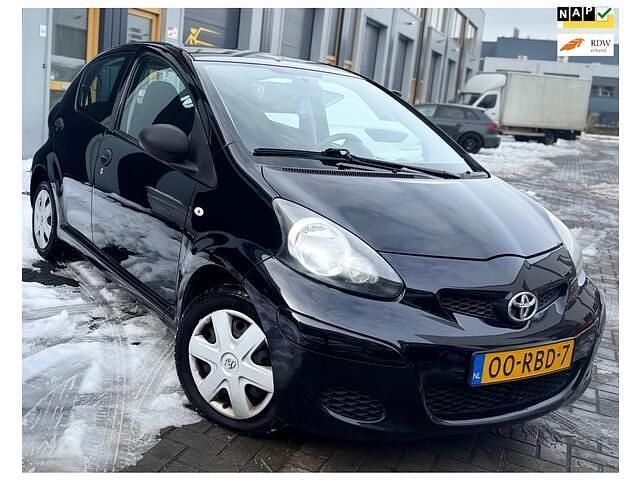Occasion Toyota Aygo 68 PK (50 kW) 2011 Zwart Hatchback