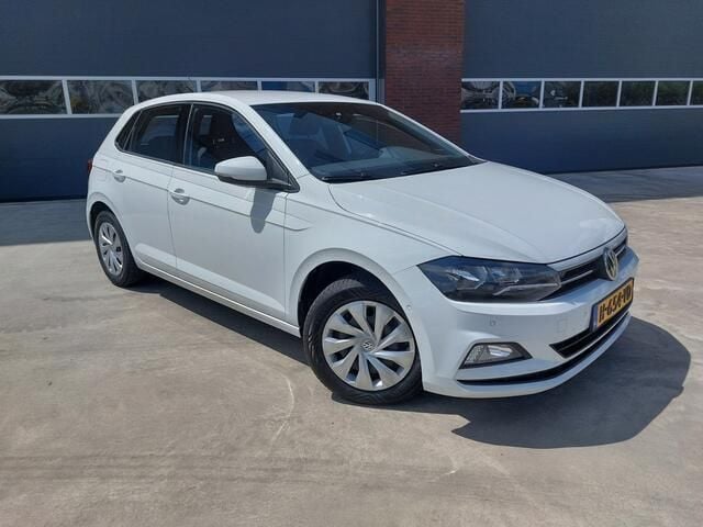 Wit Gebruikt 2020 VW Polo Comfortline Hatchback | € 9.500 (Goede deal) - Afbeelding 1/4