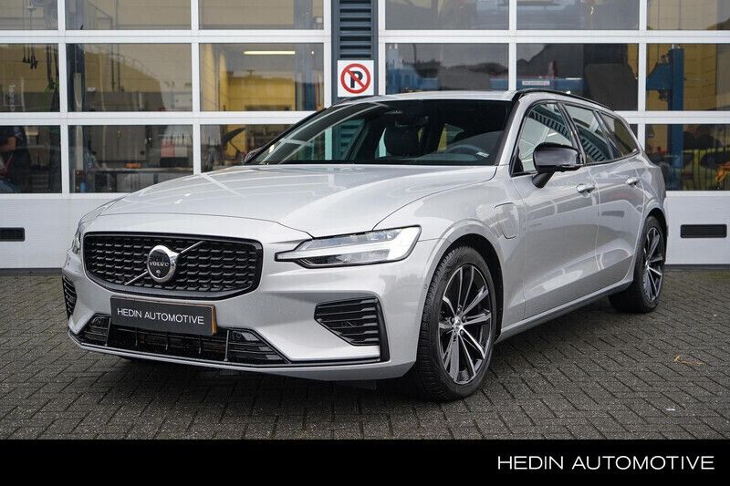 Grijs Gebruikt 2024 Volvo V60 Plus Stationwagen | € 49.995 (Iets duurder) - Afbeelding 1/4
