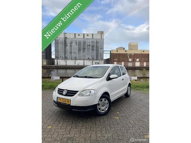 Wit Gebruikt 2010 VW Fox Trendline Hatchback | € 995 (Eerlijke prijs) - Afbeelding 1/4