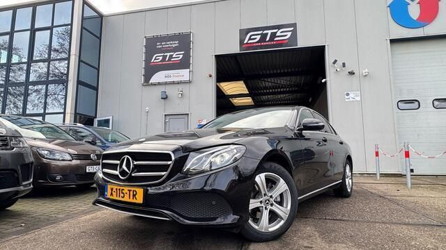 Zwart Gebruikt 2019 Mercedes E200 Business Sedan | € 26.000 (Duur) - Afbeelding 1/4