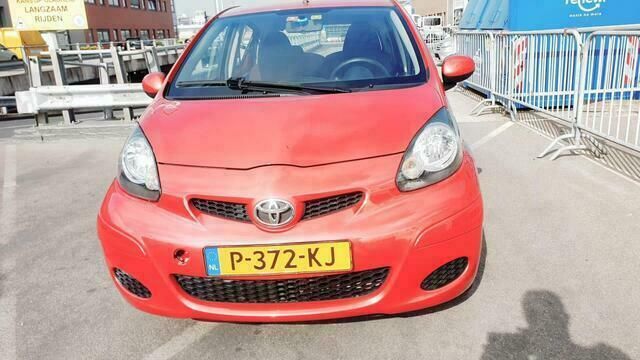 Occasion Toyota Aygo 68 PK (50 kW) 2010 Rood Hatchback