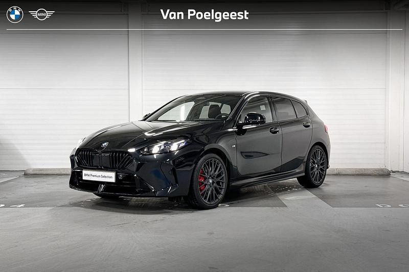 Zwart Gebruikt 2025 BMW 123 M Sport Hatchback | € 56.900 - Afbeelding 1/4