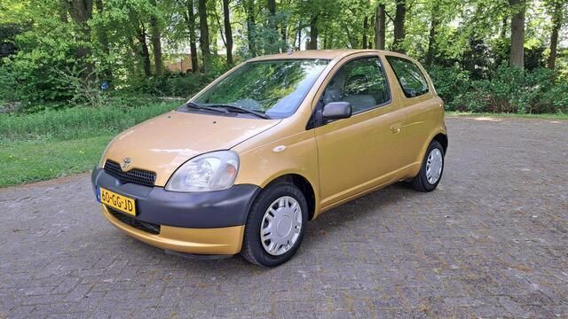 Occasion Toyota Yaris Terra 68 PK (50 kW) 2000 Geel Hatchback