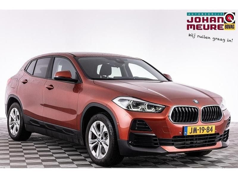 Rood Occasion 2021 BMW X2 Executive SUV | € 26.790 (Super prijs) - Afbeelding 1/4