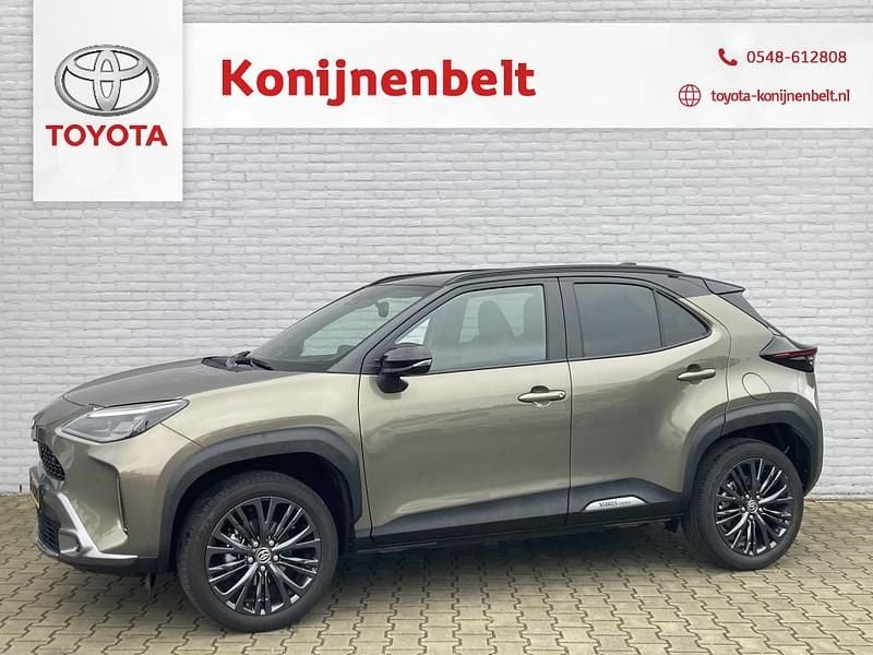 Groen Gebruikt 2023 Toyota Yaris Cross SUV | € 34.995 - Afbeelding 1/3