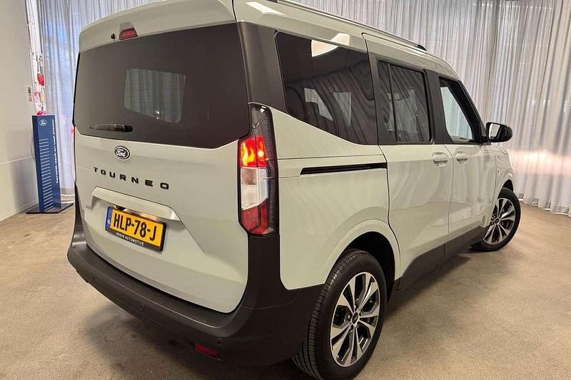 Occasion Ford Tourneo Courier Titanium 125 PK (91 kW) 2024 Grijs MPV