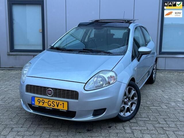 Grijs Gebruikt 2008 Fiat Grande Punto Lusso Hatchback | € 2.999 (Iets duurder) - Afbeelding 1/4