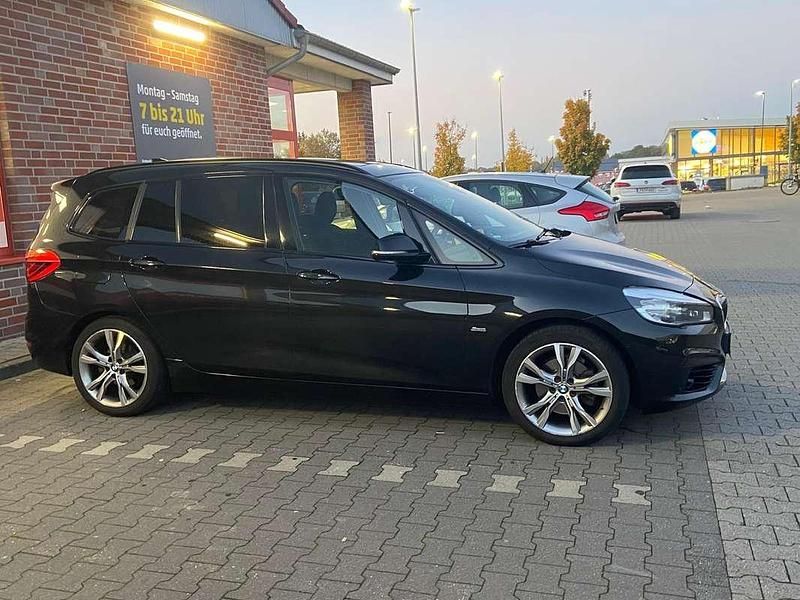Zwart Occasion 2017 BMW 218 MPV | € 8.000 (Iets duurder) - Afbeelding 1/4