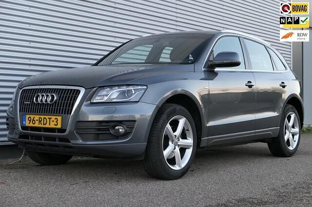 Grijs (metallic) Gebruikt 2011 Audi Q5 S-Line SUV | € 11.940 (Goede deal) - Afbeelding 1/4