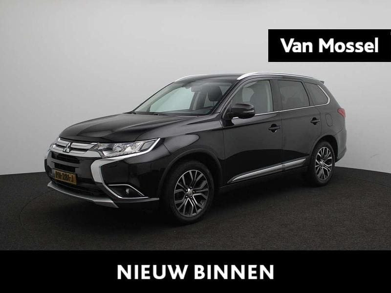 Zwart Gebruikt 2017 Mitsubishi Outlander SUV | € 17.445 (Super prijs) - Afbeelding 1/3