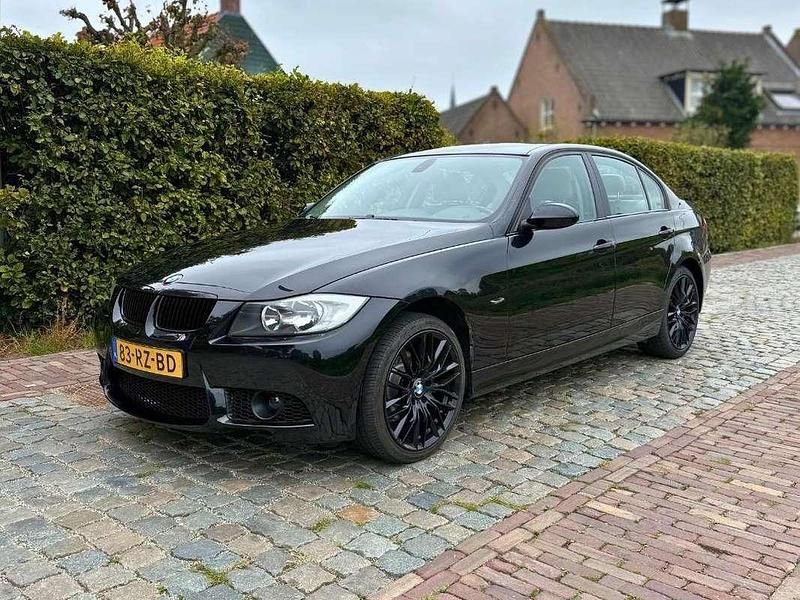 Zwart Gebruikt 2005 BMW 325 Sedan | € 9.995 (Iets duurder) - Afbeelding 1/4