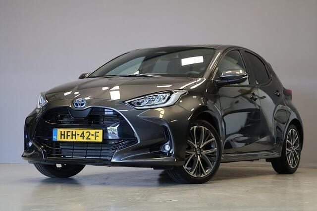 Grijs Gebruikt 2024 Toyota Yaris Sport Hatchback | € 24.995 (Super prijs) - Afbeelding 1/4