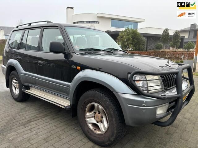 Zwart, metallic lak Gebruikt 2002 Toyota Land Cruiser Executive SUV | € 8.950 (Duur) - Afbeelding 1/4