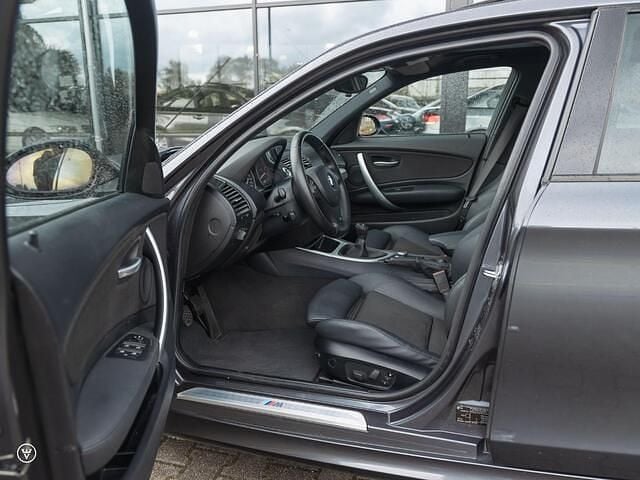 Occasion BMW 130 Executive 266 PK (195 kW) 2008 Grijs (metallic) Hatchback