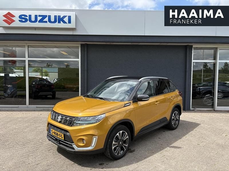 Geel Gebruikt 2023 Suzuki Vitara Style SUV | € 29.945 (Iets duurder) - Afbeelding 1/4