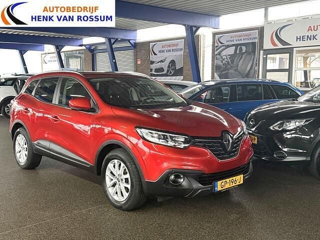 Rood Occasion 2015 Renault Kadjar Intens SUV | € 10.450 (Eerlijke prijs) - Afbeelding 1/4