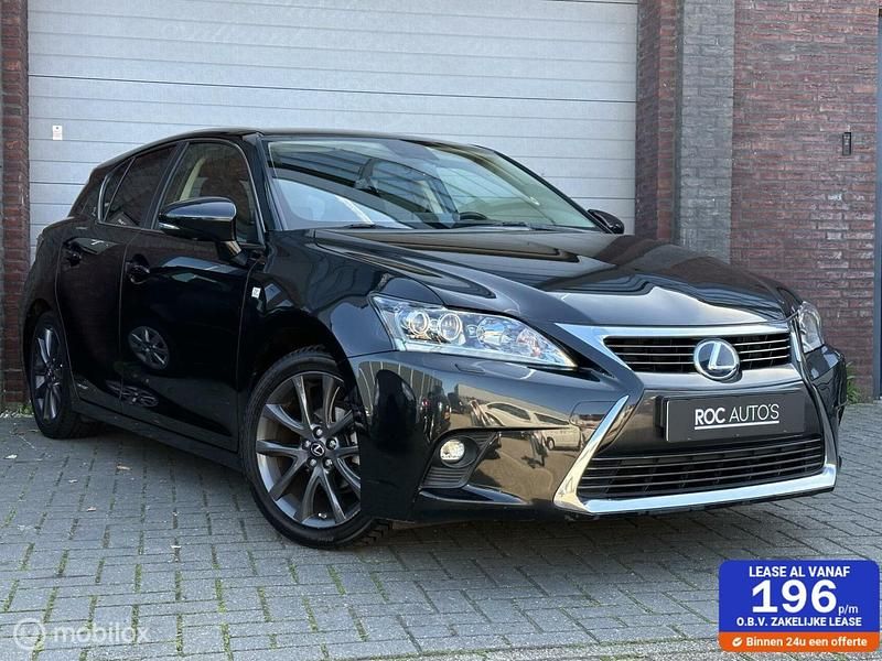Zwart Gebruikt 2015 Lexus CT200h Hatchback | € 11.900 (Eerlijke prijs) - Afbeelding 1/4